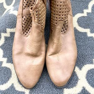 New Justice tan boots